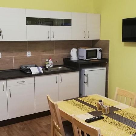 Booking Trzni Decin Eksteriør billede