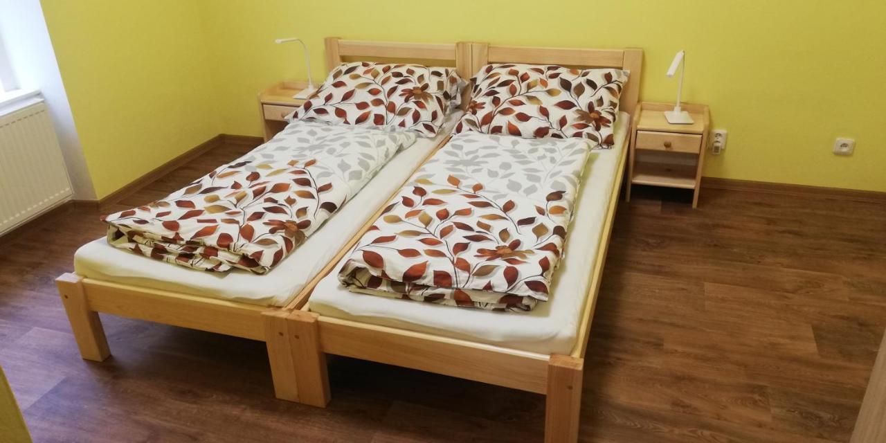 Booking Trzni Decin Eksteriør billede