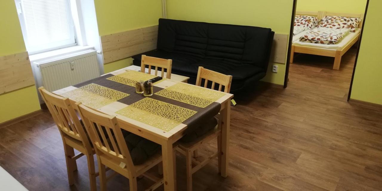 Booking Trzni Decin Eksteriør billede