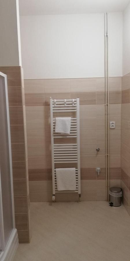 Booking Trzni Decin Eksteriør billede
