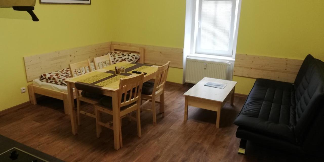 Booking Trzni Decin Eksteriør billede