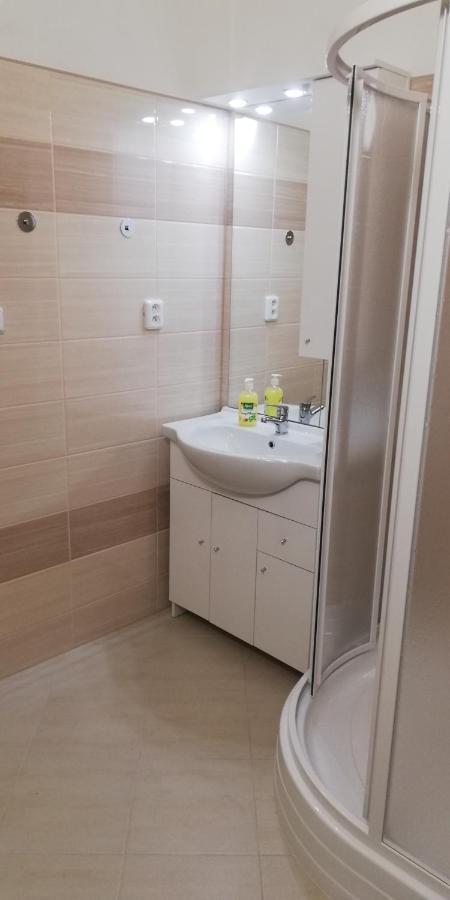 Booking Trzni Decin Eksteriør billede