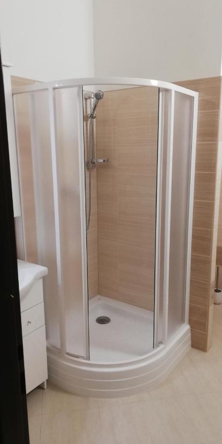 Booking Trzni Decin Eksteriør billede