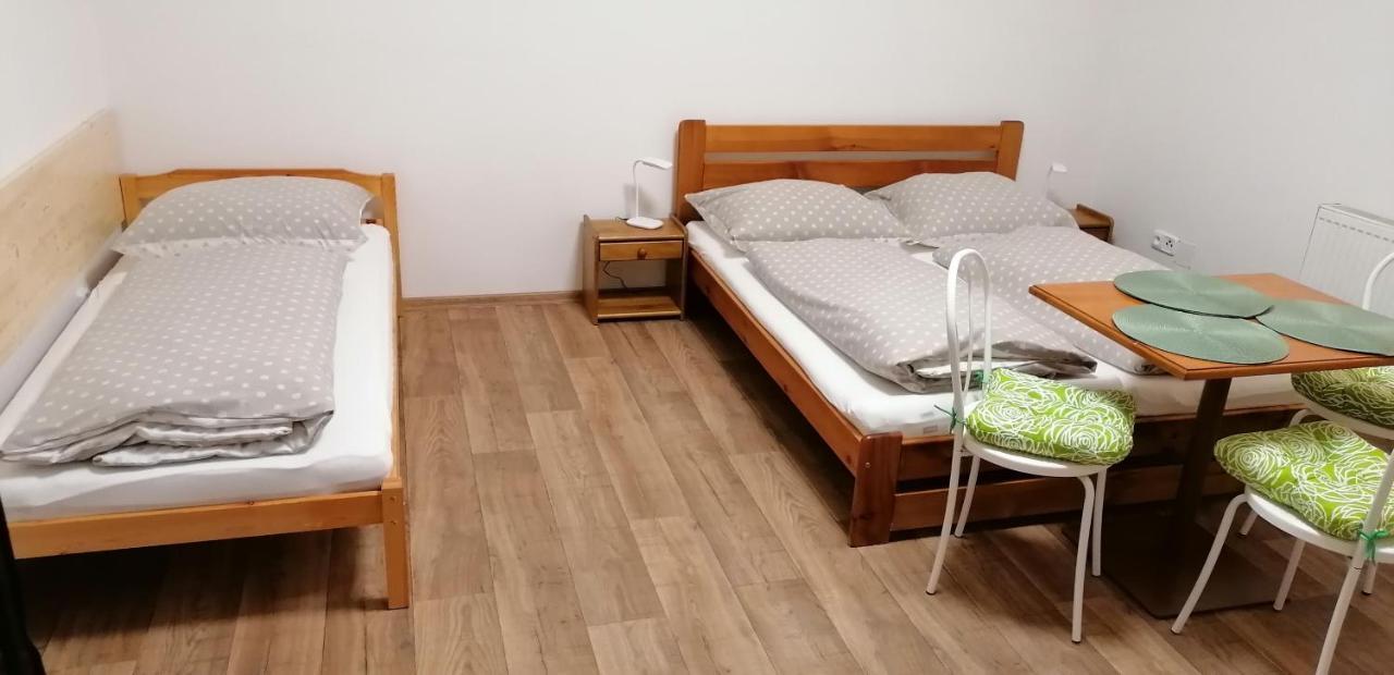 Booking Trzni Decin Eksteriør billede