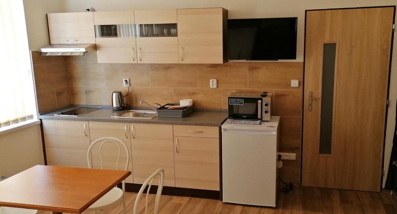 Booking Trzni Decin Eksteriør billede
