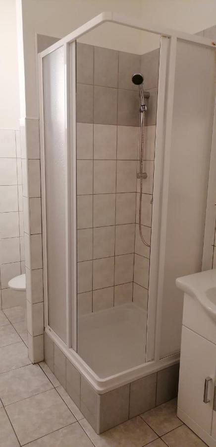 Booking Trzni Decin Eksteriør billede