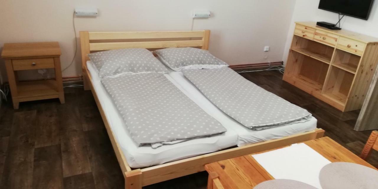 Booking Trzni Decin Eksteriør billede